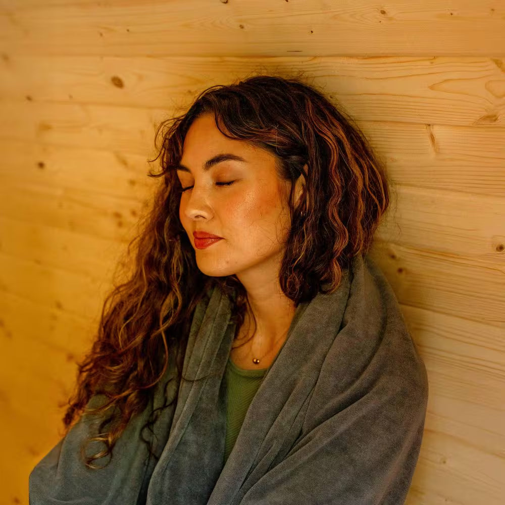 Outdoor Indoor Finland Pine Wet Dry Barrel Sauna 3-5 Person Front Porch Canopy 4.5 Kw ETL Certified Bitumen Shingle Roof